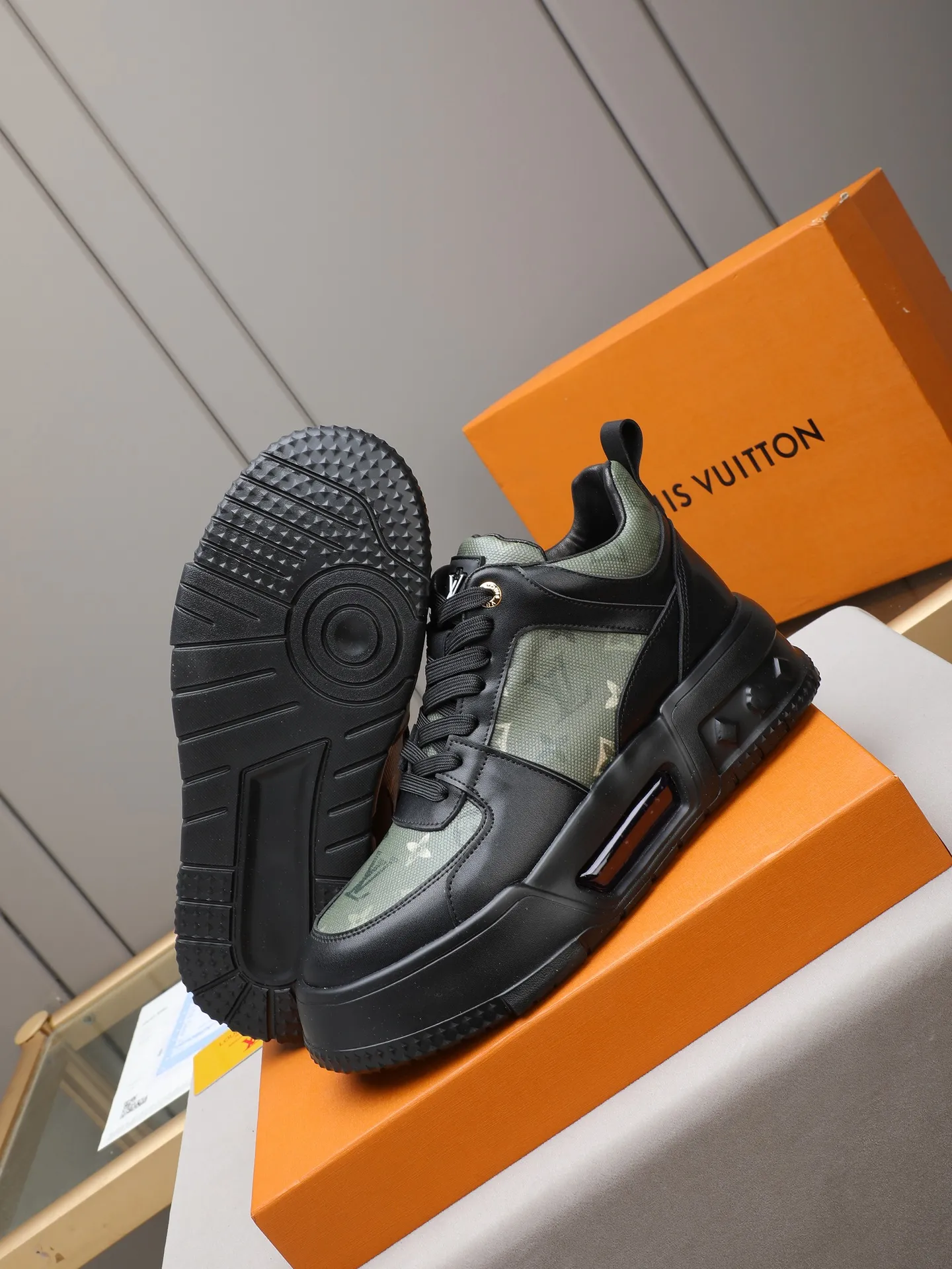 PP460 High Top Men's [LV] Autumn and winter high top classic hot style💝 👣👣Perfect last shape, beautiful design style 💋 💋This winter is no longer cold😢😢Cow leather➕LV special material➕Breathable sheep lining➕Non-slip and wear-resistant foam air cushion outsole🎩A must-have for fashionable men❗Number: 38-44 (45 custom-made) The real thing looks better🎬The real thing looks better👅, 5 colors to choose from